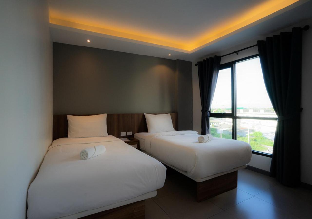 Hotel The Zleep Chonburi Extérieur photo