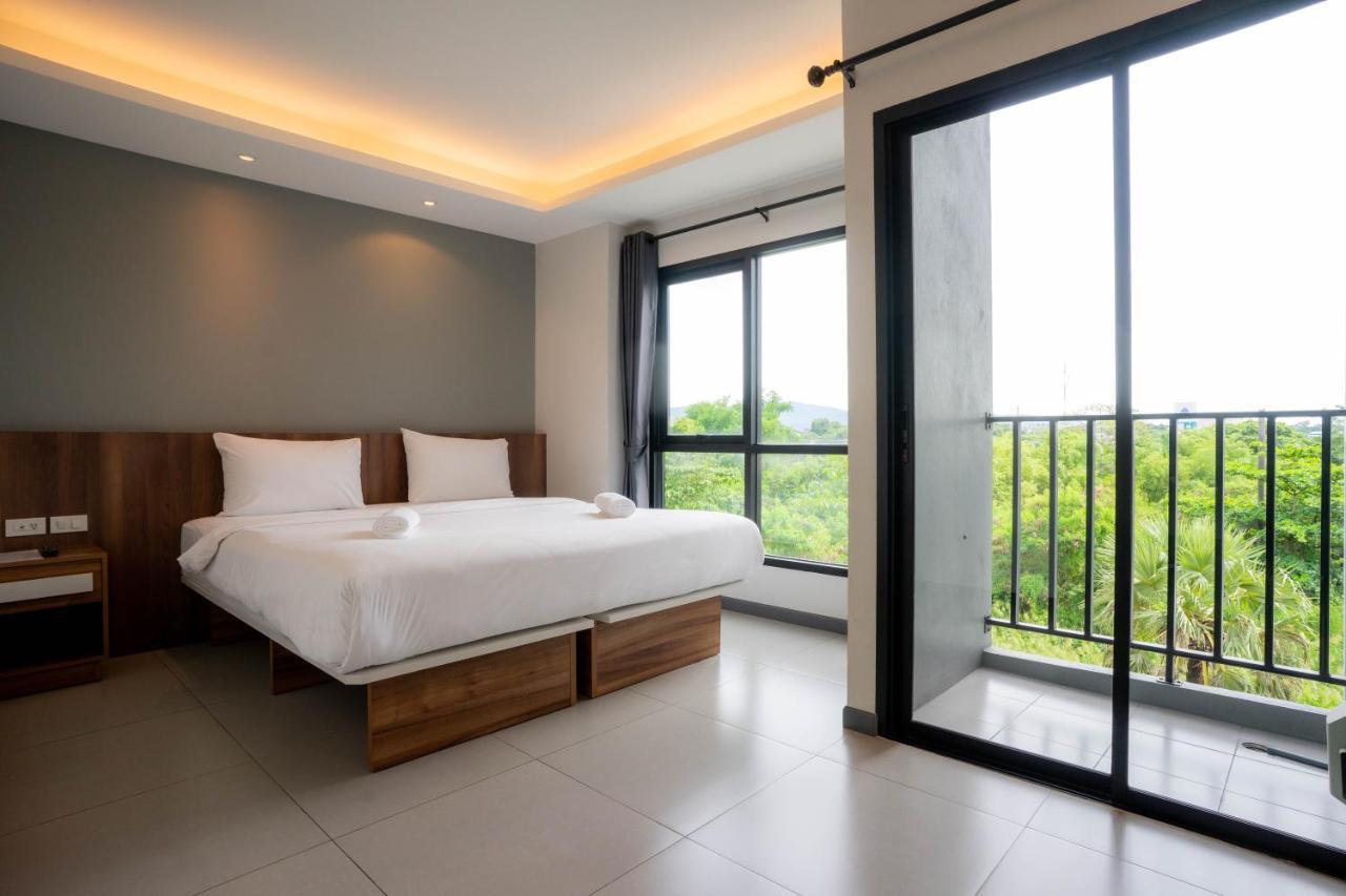 Hotel The Zleep Chonburi Extérieur photo